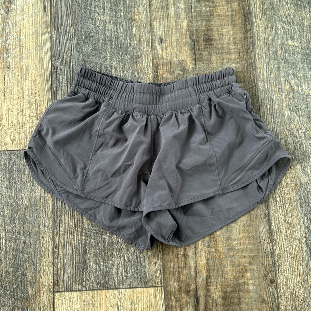 Lululemon hottie hot shorts size 4